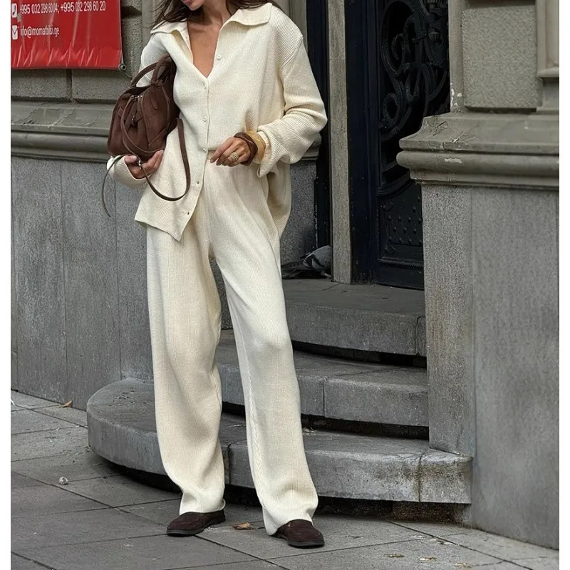 

Fall/Winter 2025 Loose Lapel Long Sleeve Knit Set 2025 Fall/Winter New Temperament Loose Commuter Pit Strip Sweater Set