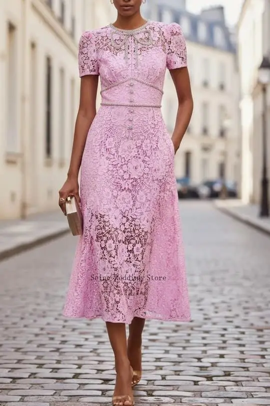 Customized Pink A Line Midi Mother of the Bride Dress With Lace Applique Bow Round Neck Short Puff Sleeve Wedding Cocktail Gown