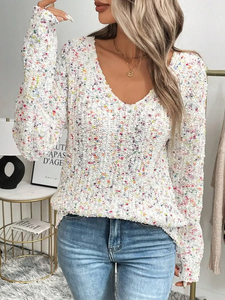 

Вязаный свитер с V-образным вырезом и разноцветным принтом - свободный крой, длинный рукав, повседневный топ