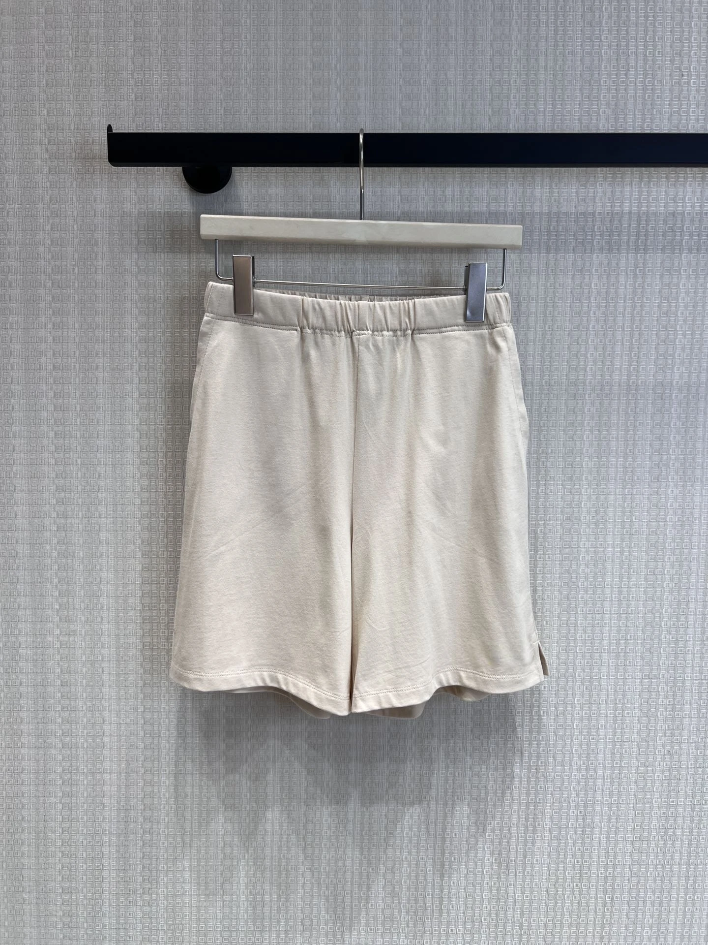 

Casual Cotton Shorts with Elastic Waist And Embroidered Logo Versatile Slimming Straight Leg Drawstring Fashionable Ladies Pants