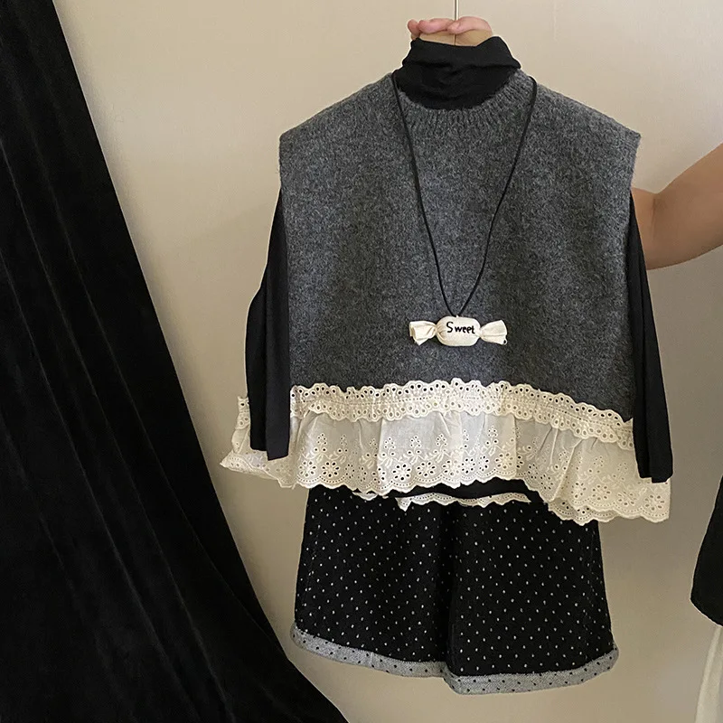 

2024 Autumn Toddler Girl 3PCS Clothes Set Solid Undershirt Lace Floral Hem Knitted Vest Outfit Dot Wide Leg Pant Kids Girl Suits