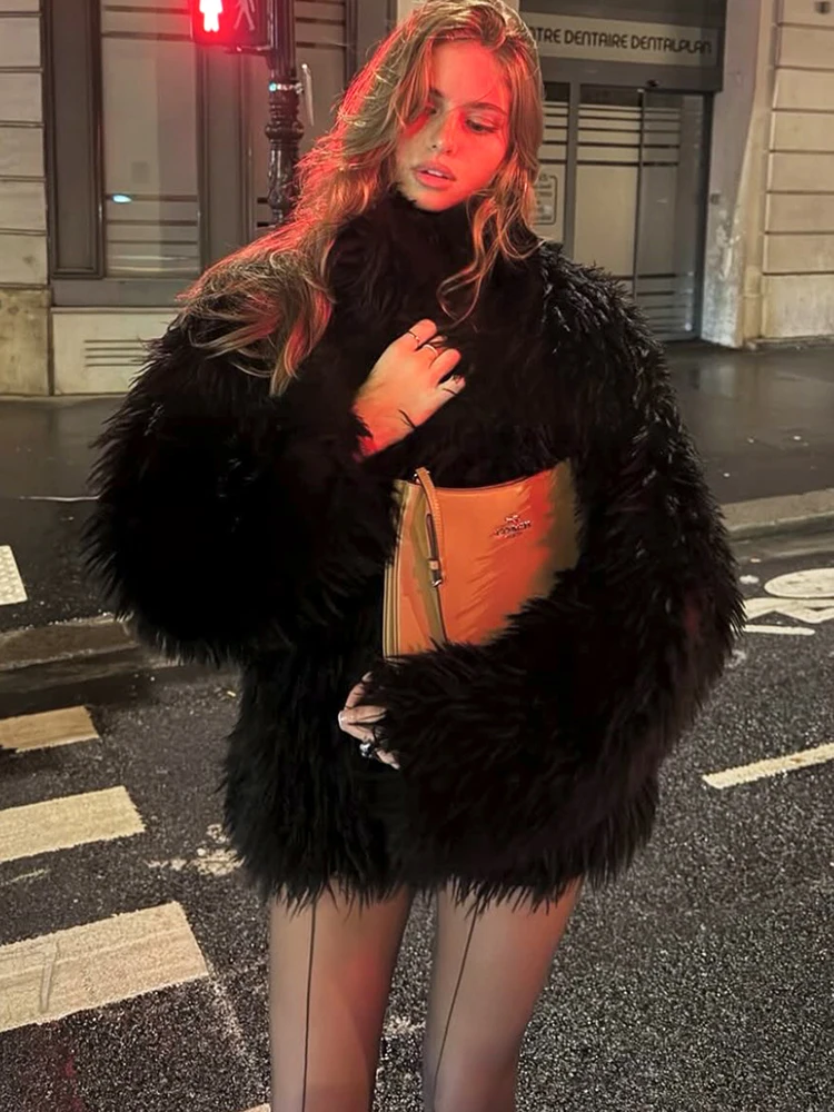 Autumn Winter New Style Furry Coats Woman Zip Turtleneck Full Sleeve High Street Causal Fashion Comfortable Classic Jacket