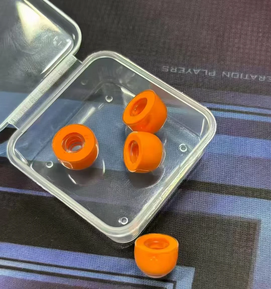 1/2PCS Deep Bass Liquid Silicone Foam Ear Tips Noise Cancelling Sponge Orange for Sony XM5 XM4 Earbuds Bedroom Sleep Relax
