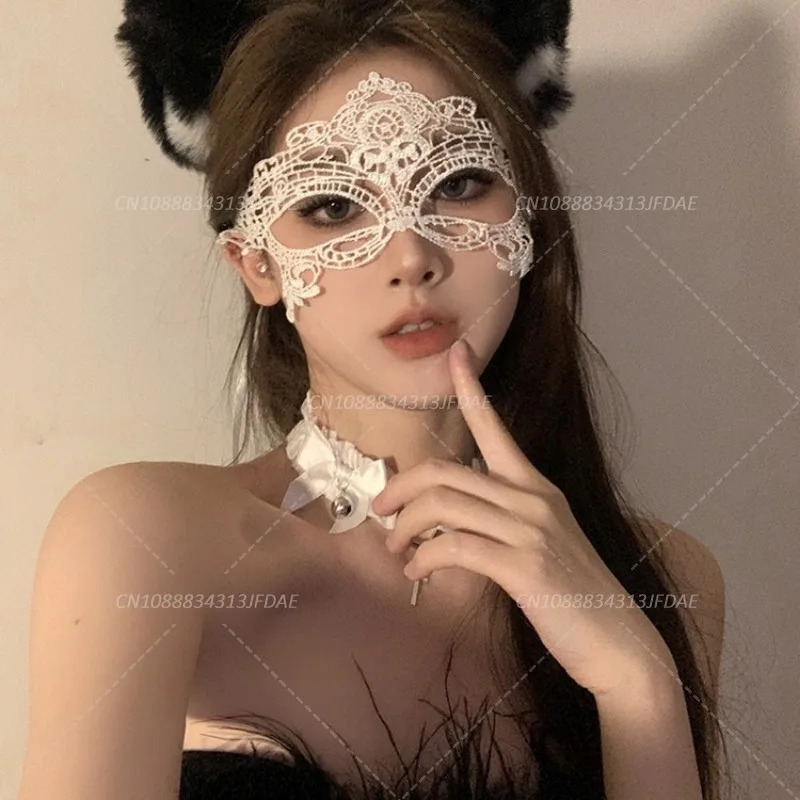 Masque facial de mascarade en dentelle creuse pour femmes, Sexy, princesse, plumes noires, accessoires de bal, Costume de fête pour filles, masque de Cosplay