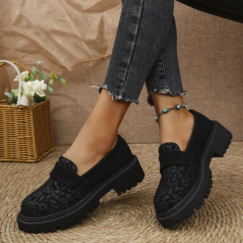 

2025 New British Style Platform Slip-on Leopard Print Loafers Women's Large Size Small Leather Shoes
