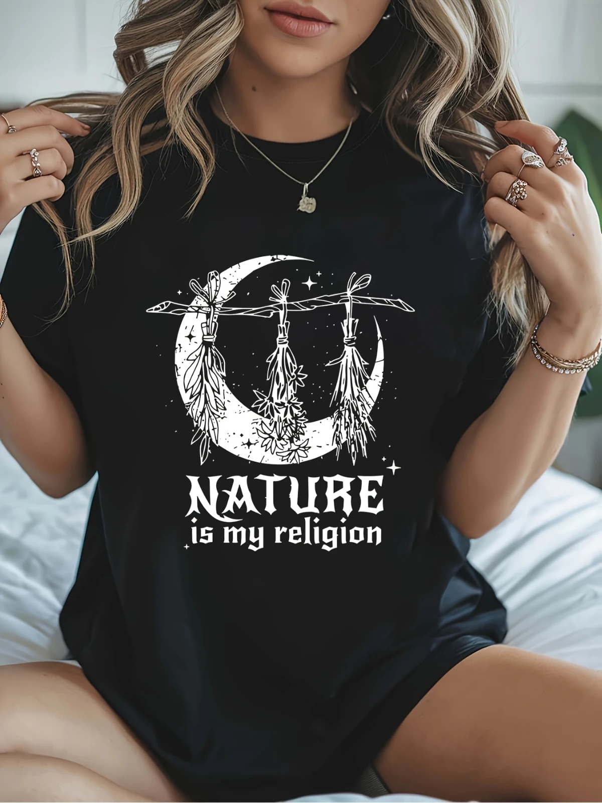 Women's Bohemian Style Short Sleeved T-shirt with Moon Phase Herbal Bundle Print Design, Women's Loose T-shirt