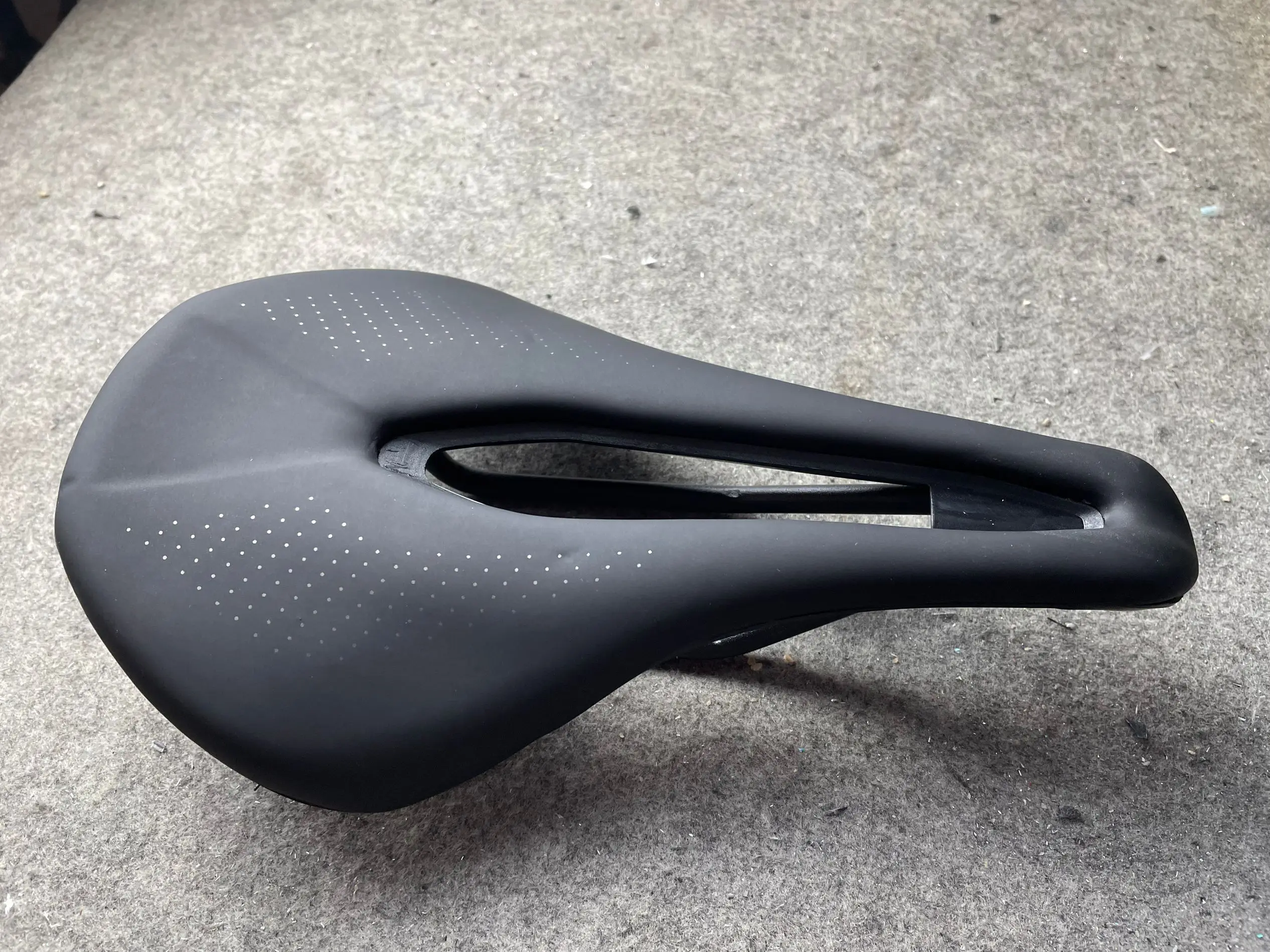 

Bicycle Saddle for Mens Womens Comfort Road Cycling Saddle Mtb Mountain Bike Sea arbon road bike Seat with UD Matte finish