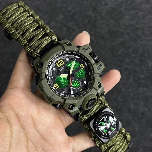 Imagen 1 del producto Reloj de supervivencia al aire libre para hombre, reloj Digital LED verde militar, reloj militar Digital multifunción resistente al agua con pantalla Dual