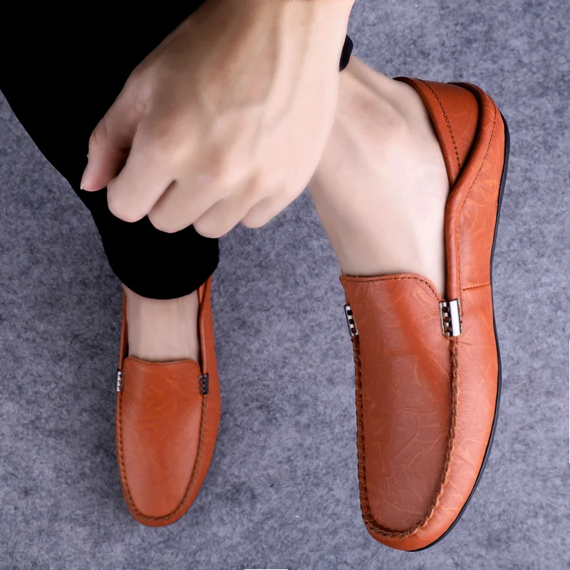 Size 37-45 Breathable Genuine Leather Loafers Men Hot Sale Flat Men Shoes Classic Driving Shoes Fashion Casual Summer Moccasins