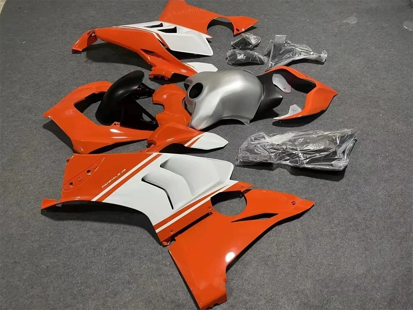 Wysokiej jakości kompletny zestaw owiewek motocyklowych z tworzywa ABS do Ducati V4 V4s roczniki 18-22, zestaw owiewek Vfr.