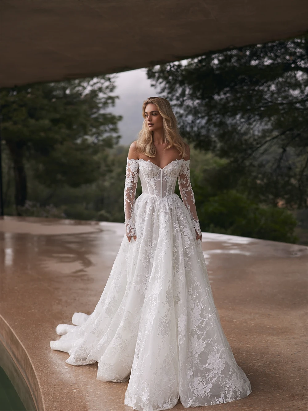 

Customized Charming White Lace Bridal Gowns Classic Boat Neck Long Sleeves Wedding Dress Soft A-Line Chapel Train Robe de mariée