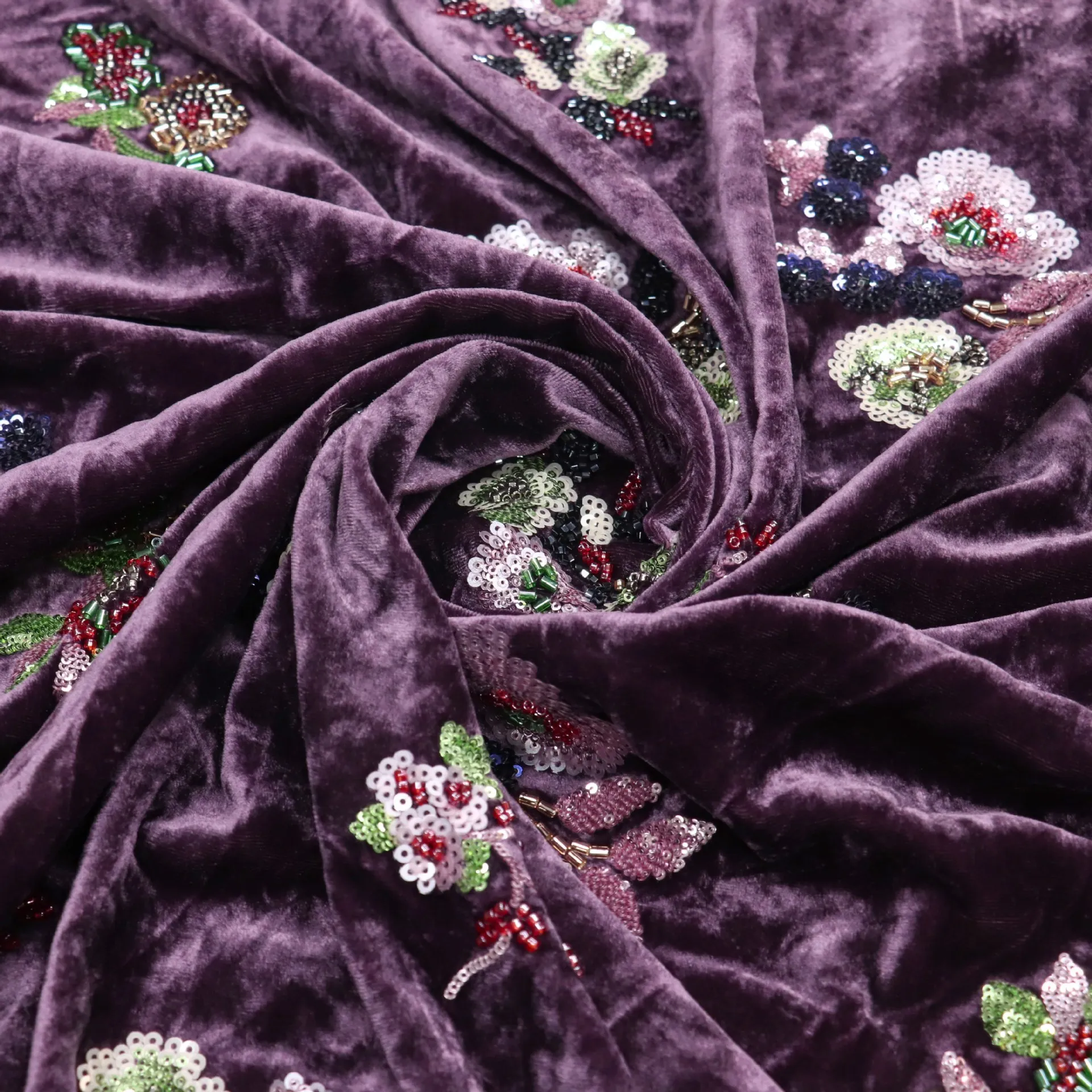 

Silk Flannel Brocade Sticky Velvet Three-Dimensional Flower Bead Tube Embroidered Thread Woven Sequin Wedding Dress Skirt Fabric