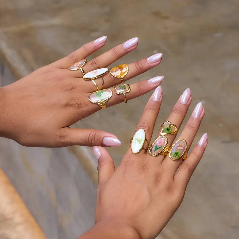 النمط الأوروبي الأمريكي المرأة الفولاذ المقاوم للصدأ خاتم الذهب عباد الشمس الأبدية زهرة المتخصصة L المجوهرات