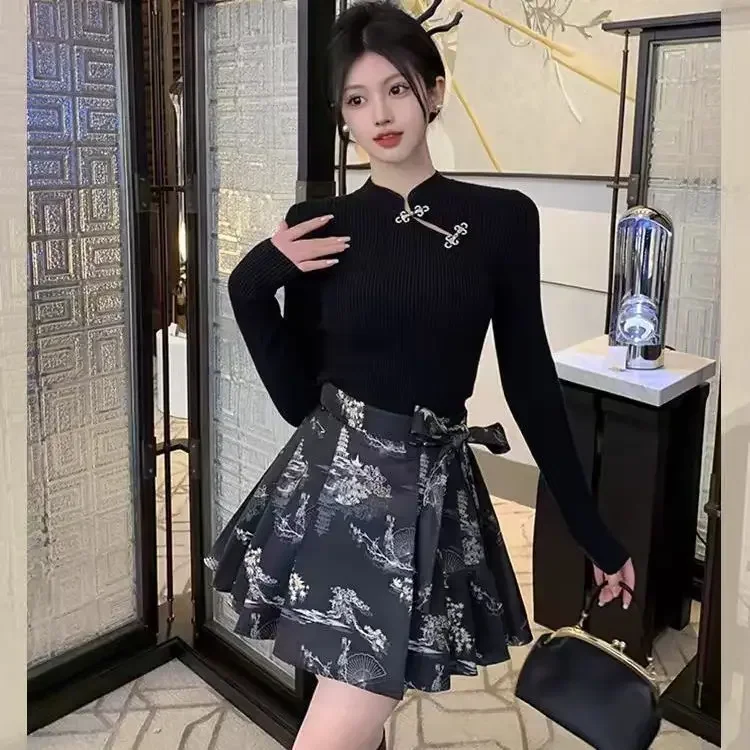 

Spring 2024 New Women's Chinese Style Hanfu Set Button Bottom Top With High Waist And Pleated Horse Face Skirt Two Piece Set