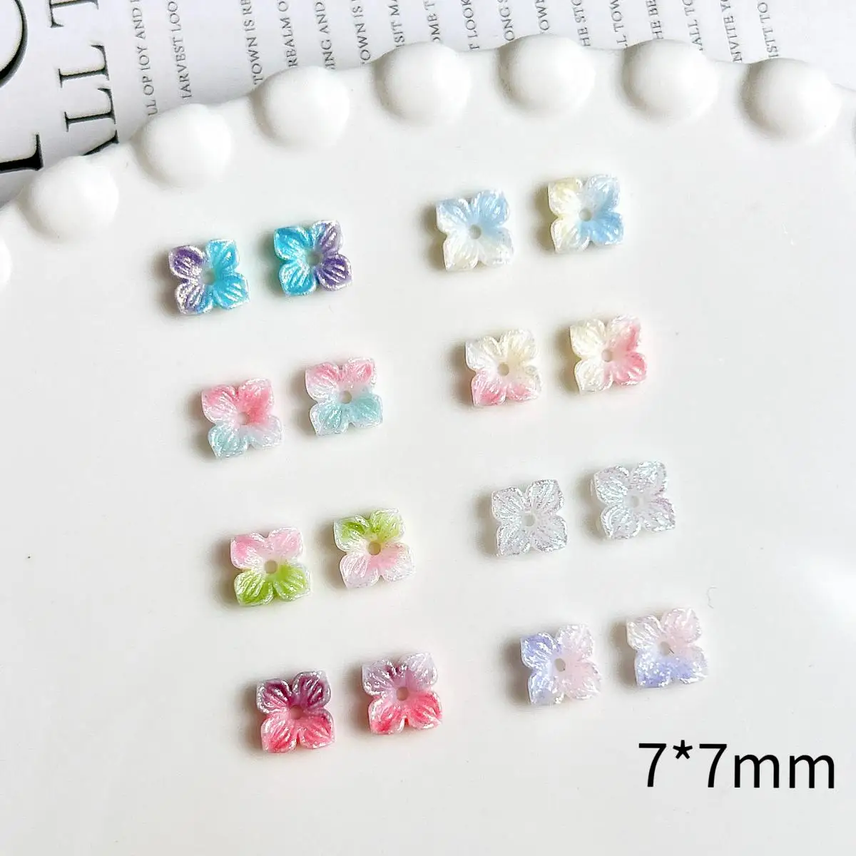 60 uds nuevas flores creativas de ensueño dijes para uñas gradiente colorido luminoso flores de cuatro pétalos decoraciones artísticas de resina para uñas DIY