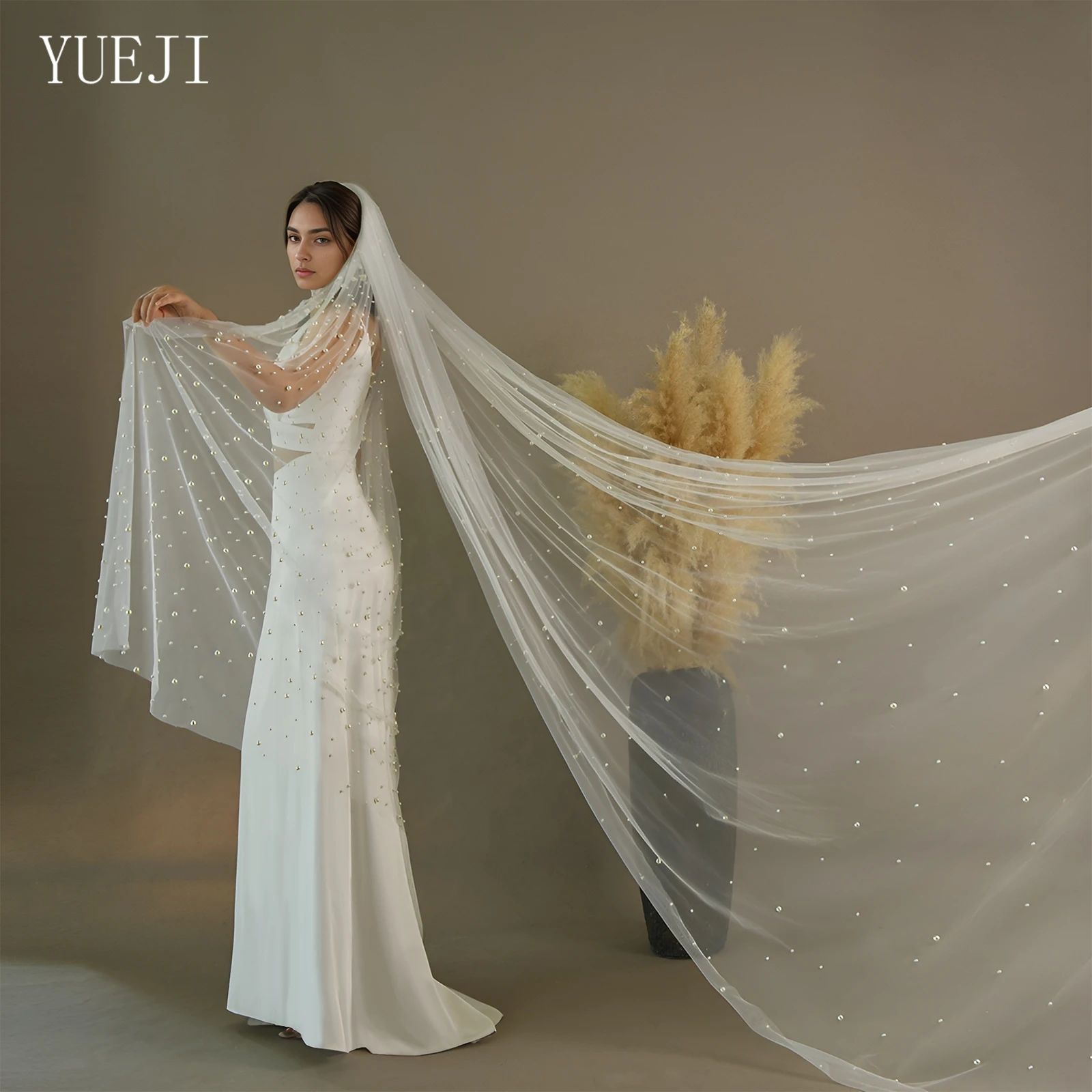 YUEJI رائعة ورائعة طبقة مزدوجة اللؤلؤ الحجاب الزفاف المتخصصة تصميم فريد الطبقات تقليد اللؤلؤ فستان الزفاف نمط V246