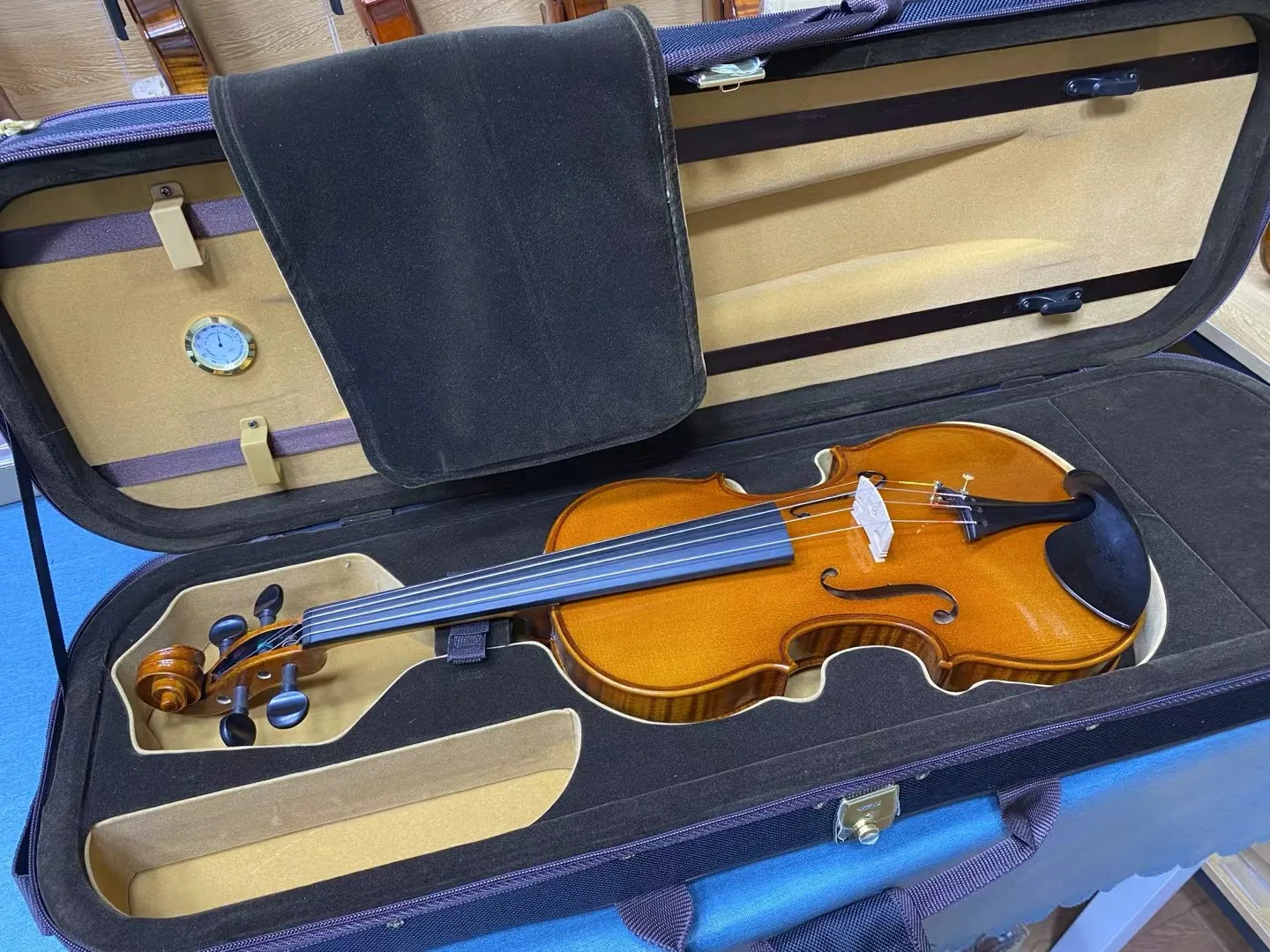 أكثر من 40 عامًا كمان مصنوع يدويًا 100% من شجرة التنوب الأوروبية مقاس 4/4 نغمة قوية! كمان طلاء زيت إيطالي عتيق احترافي