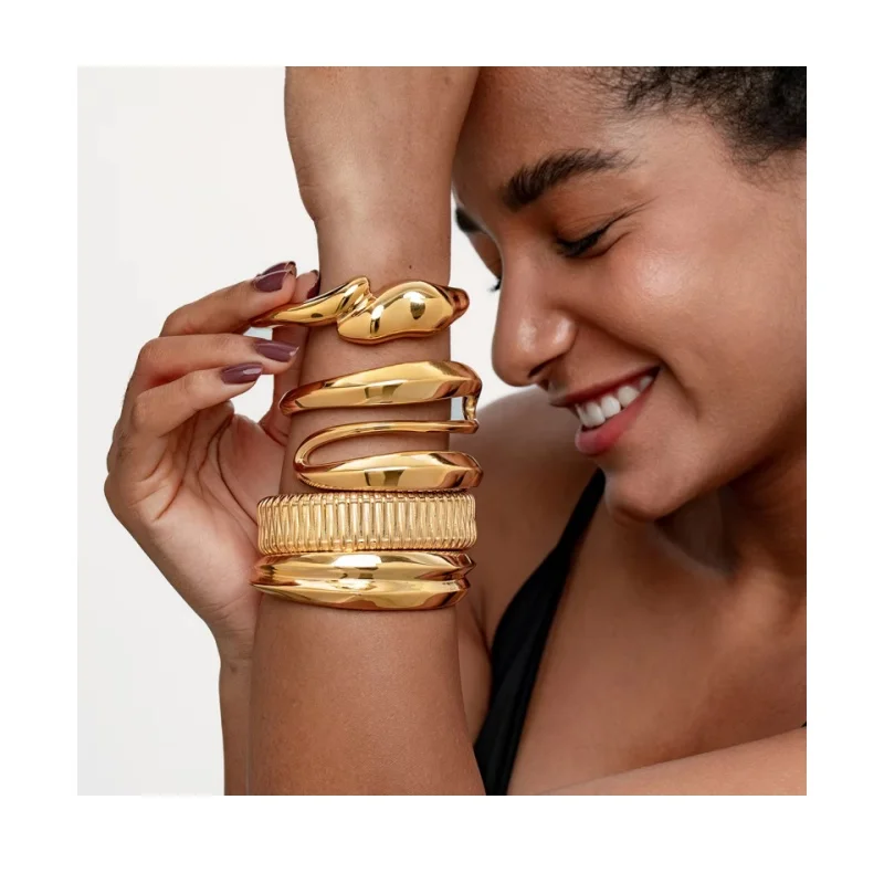 

New stylish ladies' bracelets in 2025 - Open - ended bangle design | The perfect gift