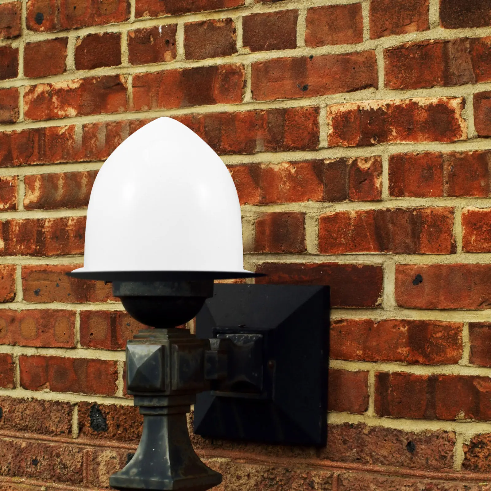 

Сменный плафон для настенных и уличных светильников - пластиковый световой рассеиватель LED G16.5, для крепления на столб, для крыльца, сада, патио