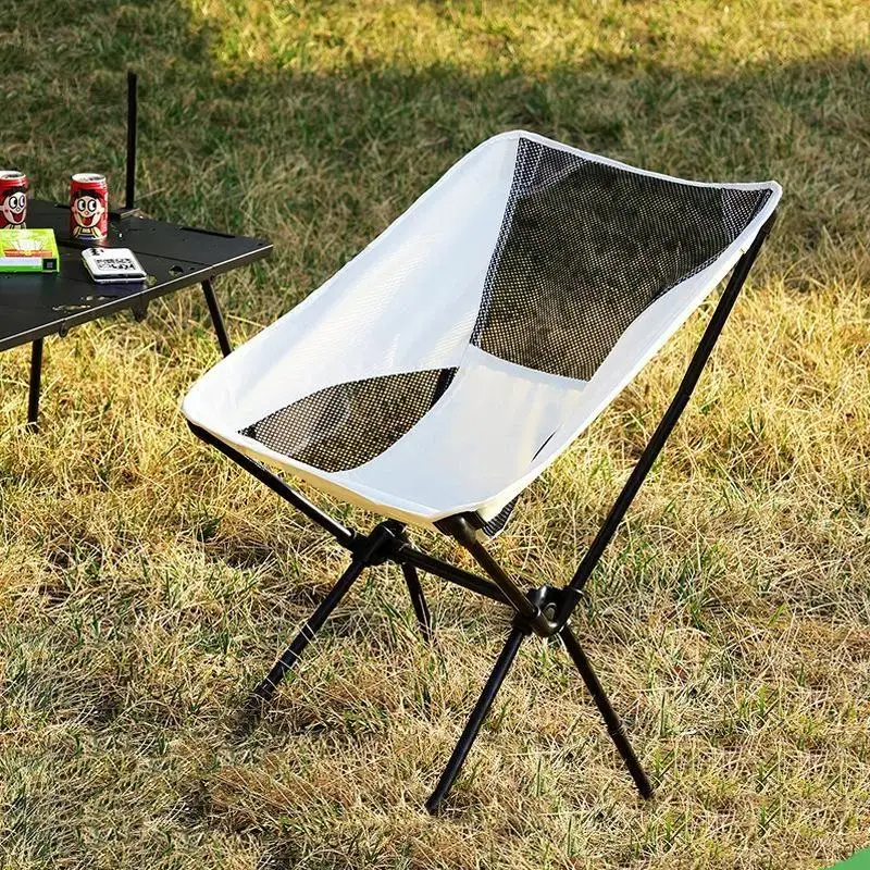 Kompakter, zusammenklappbarer Strandstuhl mit Tragetasche, leichter Campingstuhl für Outdoor-Aktivitäten wie Angeln, Wandern, Picknicken und Trekking. – Detail 4