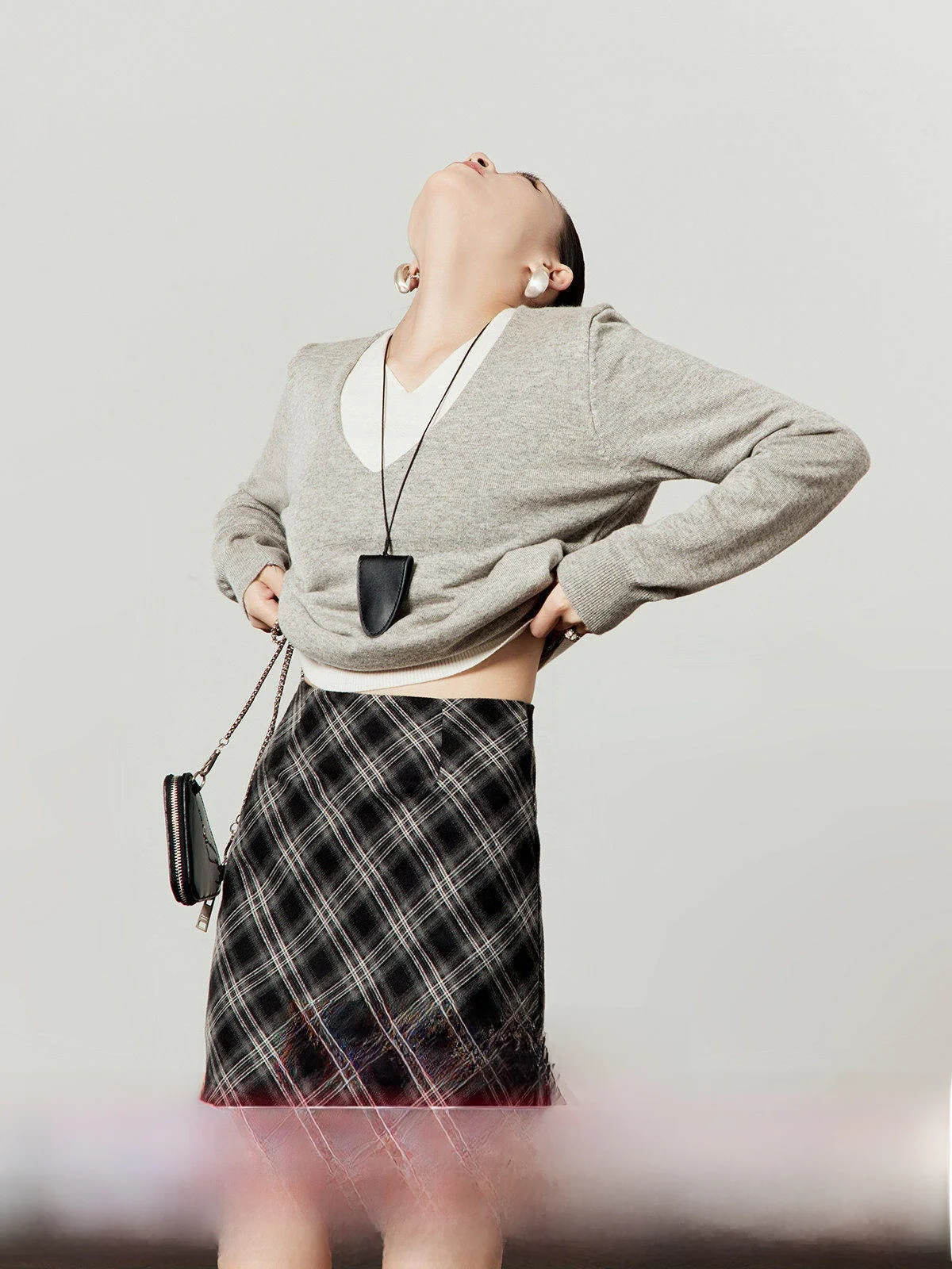 

Свободный трикотажный топ с V-образным вырезом для женщин, имитация двухслойности, в стиле колор-блок, повседневный, стройнящий, осенняя новинка