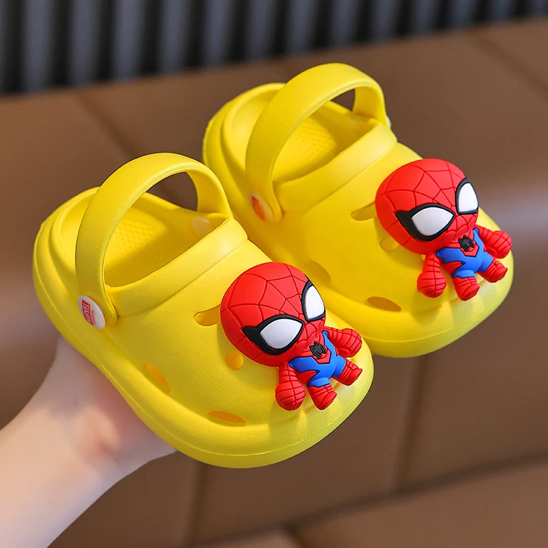 Pantofole per bambini Disney per ragazzi pantofole estive da spiaggia per interni Cartoon Spiderman Home morbide pantofole per bambini antiscivolo