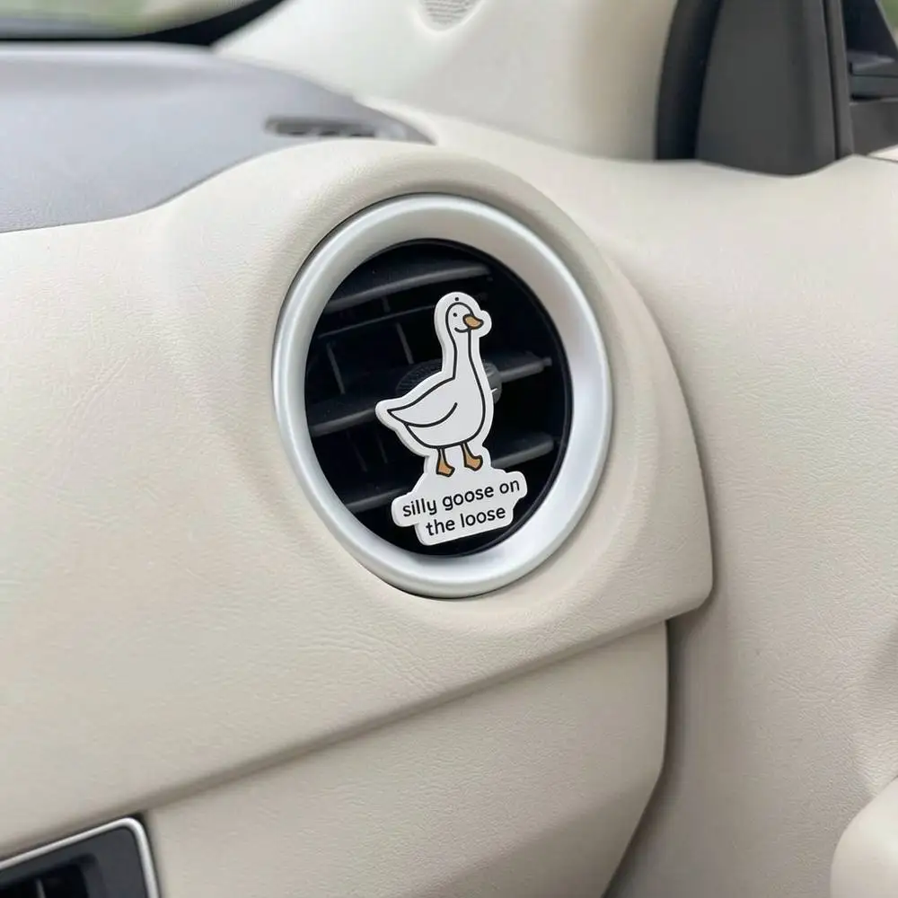 Gentle Car Air Diffuser Vent Clip Aromatherapy for Stress Relief and Freshness