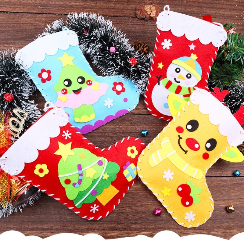 

DIY Christmas Stocking Craft Kit Non-Woven Fabric Stockings for Kids Fillable Gift Bags Party Favors Kindergarten Craft Supplies