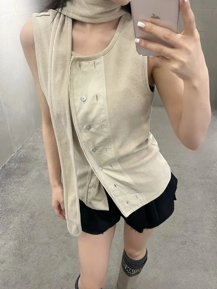 

Design sense niche bib double breasted knitted vest female y2k summer slimming top 2025 new model