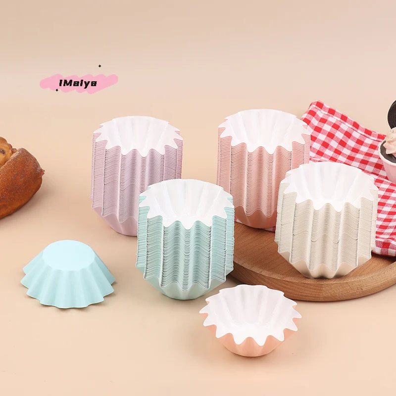 50 Teile/satz Hochtemperaturbeständige Sterndruck & Schneeflocke Backen Kuchen Pappbecher für Hochzeiten Geburtstage Partys