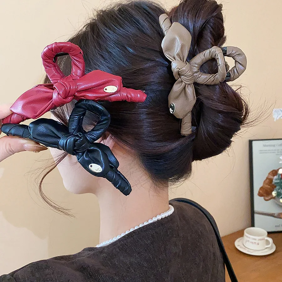 

4-цветные большие кожаные когти для волос с бантом для женщин, винтажные овальные зажимы в виде акулы, крутые держатели для хвоста для девочек, ручки, новинка M