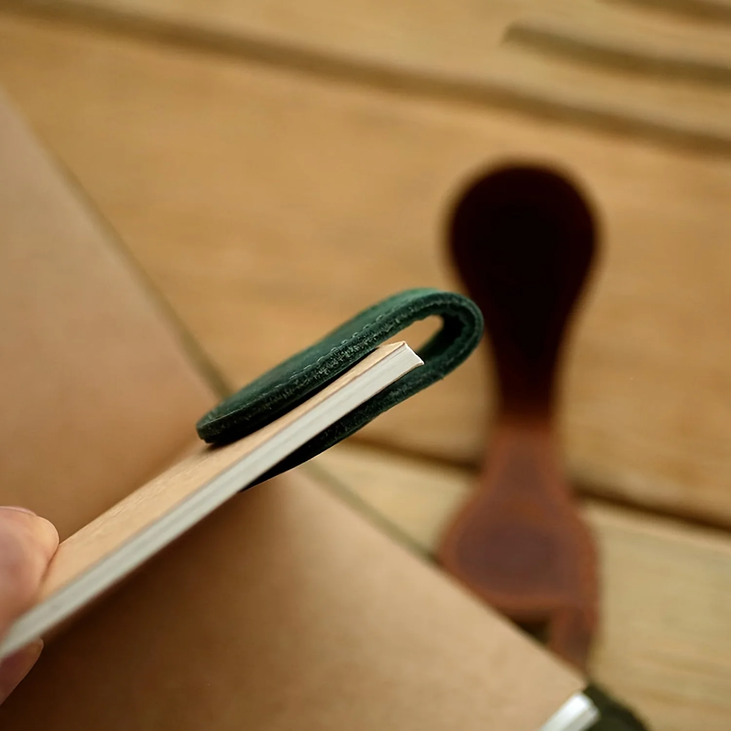 Roise Magnetic Leather Bookmark Gift Bookmark Dual-side Book Page Divider for Bookworm Teacher Gift School Office Stationery