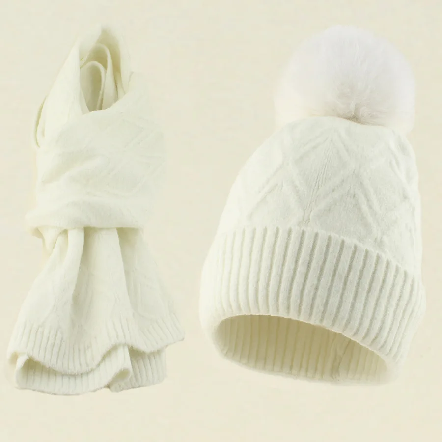 Set Syal Topi Wanita Beanie Rajut Wol Musim Dingin Aksesori Hangat Pompom Rubah untuk Cuaca Dingin Musim Gugur Olahraga Ski Liburan Luar Ruangan
