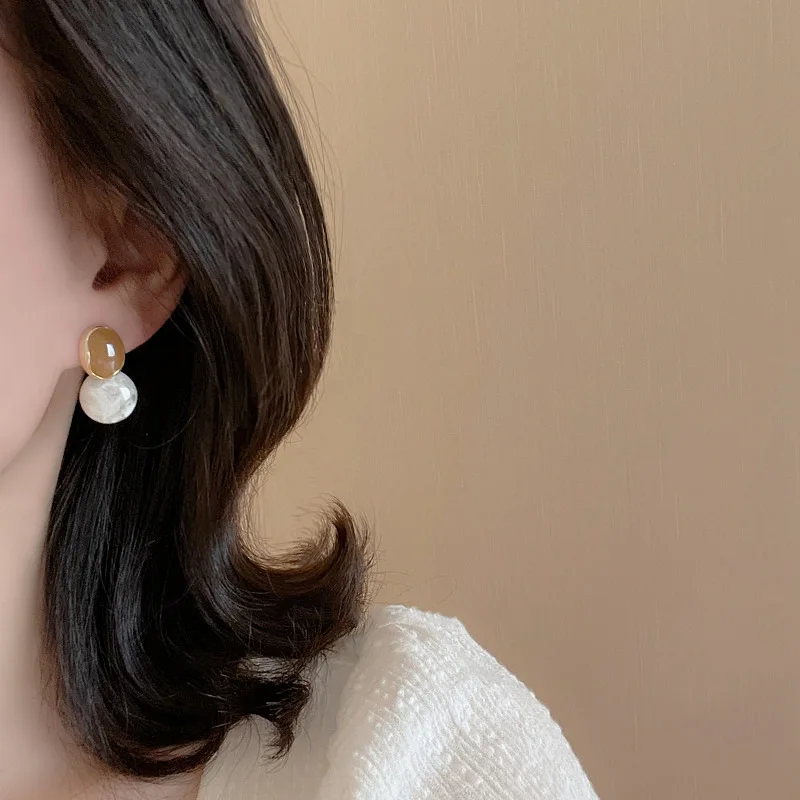 Autumn and Winter Irregular Enamel Retro Stud Earrings For Women Temperament Fashion Earrings Valentine's Day Christmas Gifts image 2