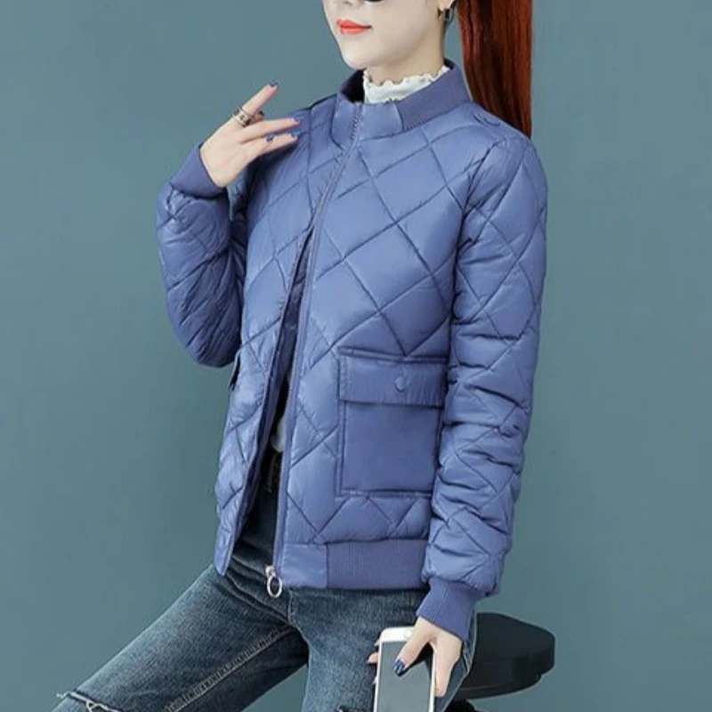 Short Women's Coat Warm Winter on Sale Jacket Lightweight Youthful Luxury Loose Casual Lady Parka Great Fashion 2024 Modern Cold