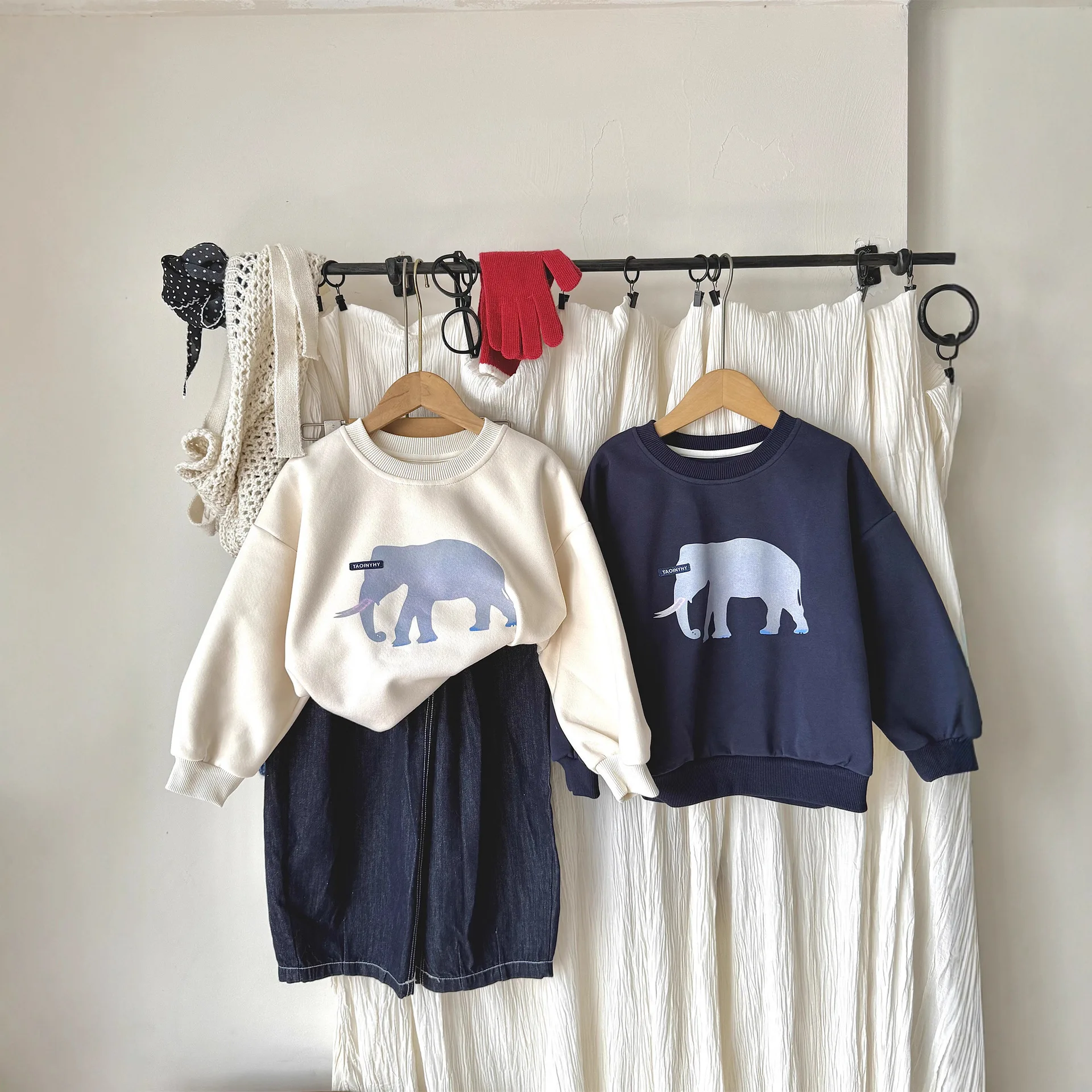 2025 Autumn Korean Style Family Matching Sweatshirts Cartoon Color Round Neck Unisex Kids Casual Long Sleeve Tops
