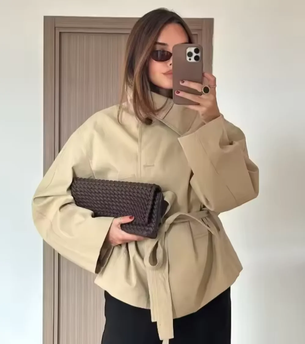 Short Trench Coat for Women with Large Lapel, Dropped Shoulders, Wide Sleeves, and Belt for Waist Cinching, Vintage British Style Casual Workwear Jacket, 2026 Spring and Autumn New Model