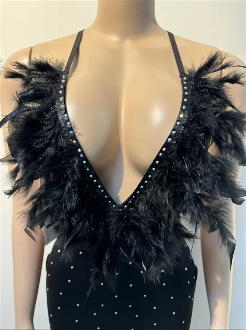 Sexy Club Party Nacht Federn Strass Geburtstags kleid Frauen Luxus elegante tiefe V-Ausschnitt Diamanten Cocktail Bodycon Mini kleid