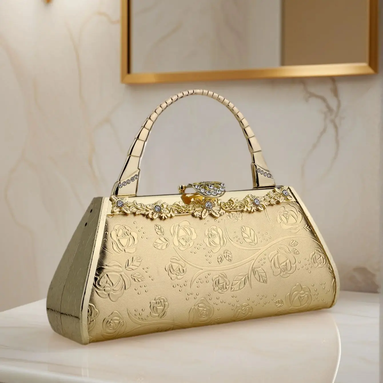 

Golden Color Bucket Design Handle Evening Bags Metal Pearl Diamonds Glitter Clutch Bags For Party Wedding Girl Dress Purse