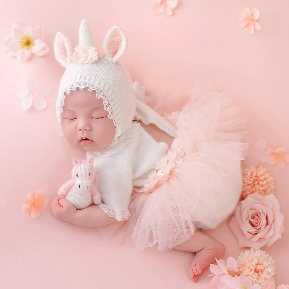 Newborn Milestone Photography Props Pink Unicorn Theme Baby Girl First Photoshoot Outfit Set Flower Decoration Props for Studio