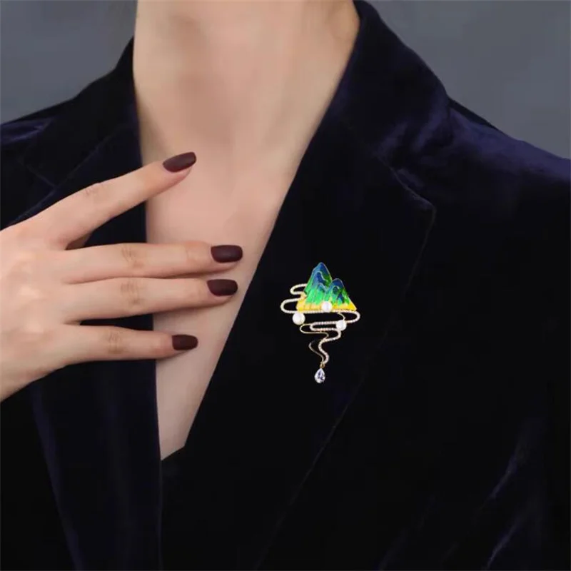Vintage Chinese Style Round Landscape Painting Brooch For Women Mountain Shaped Tassel Rhinestone Lapel Pins Clothes Accessories