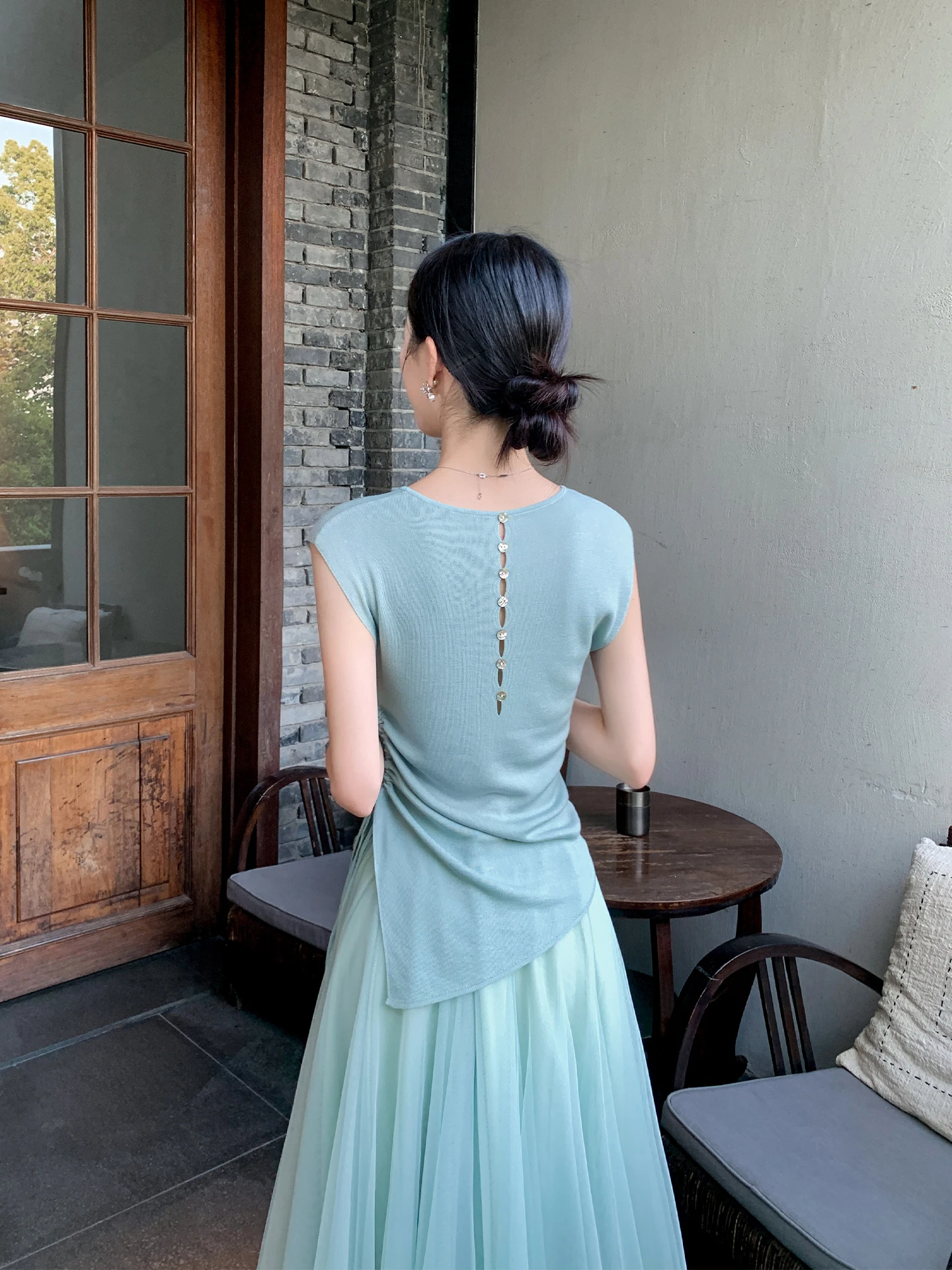 

Жилет Binguo из шелковистой плиссированной трикотажной ткани, женский, приталенный, летний, 2026, синий, повседневный, удобный