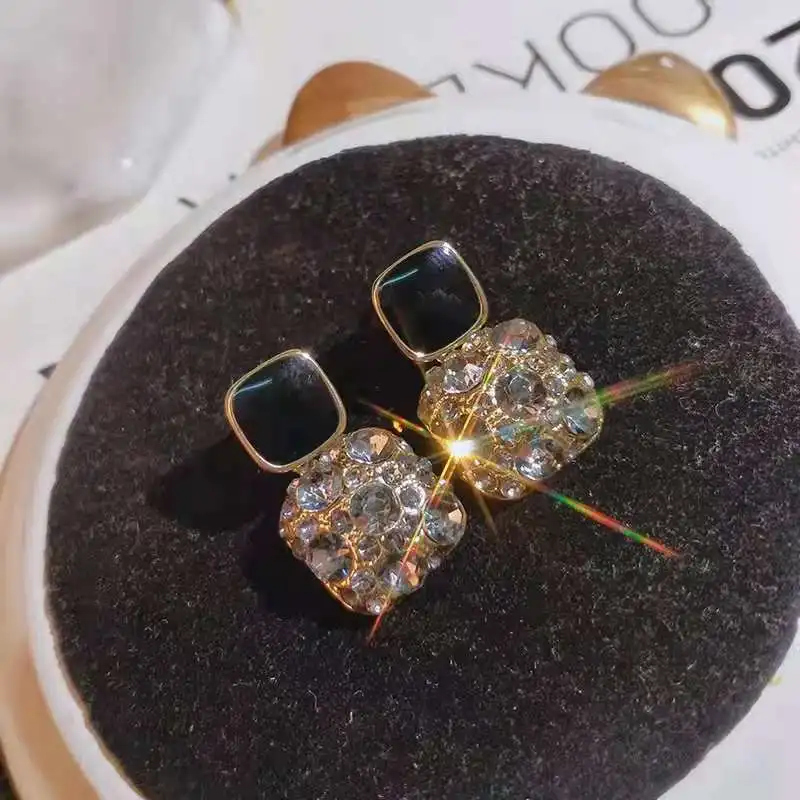 2024 Cute Women Earrings Jeweler Gothic Accessories Square Full Diamond Zircon-Encrusted Stud Earrings Korean Fashion Pendientes