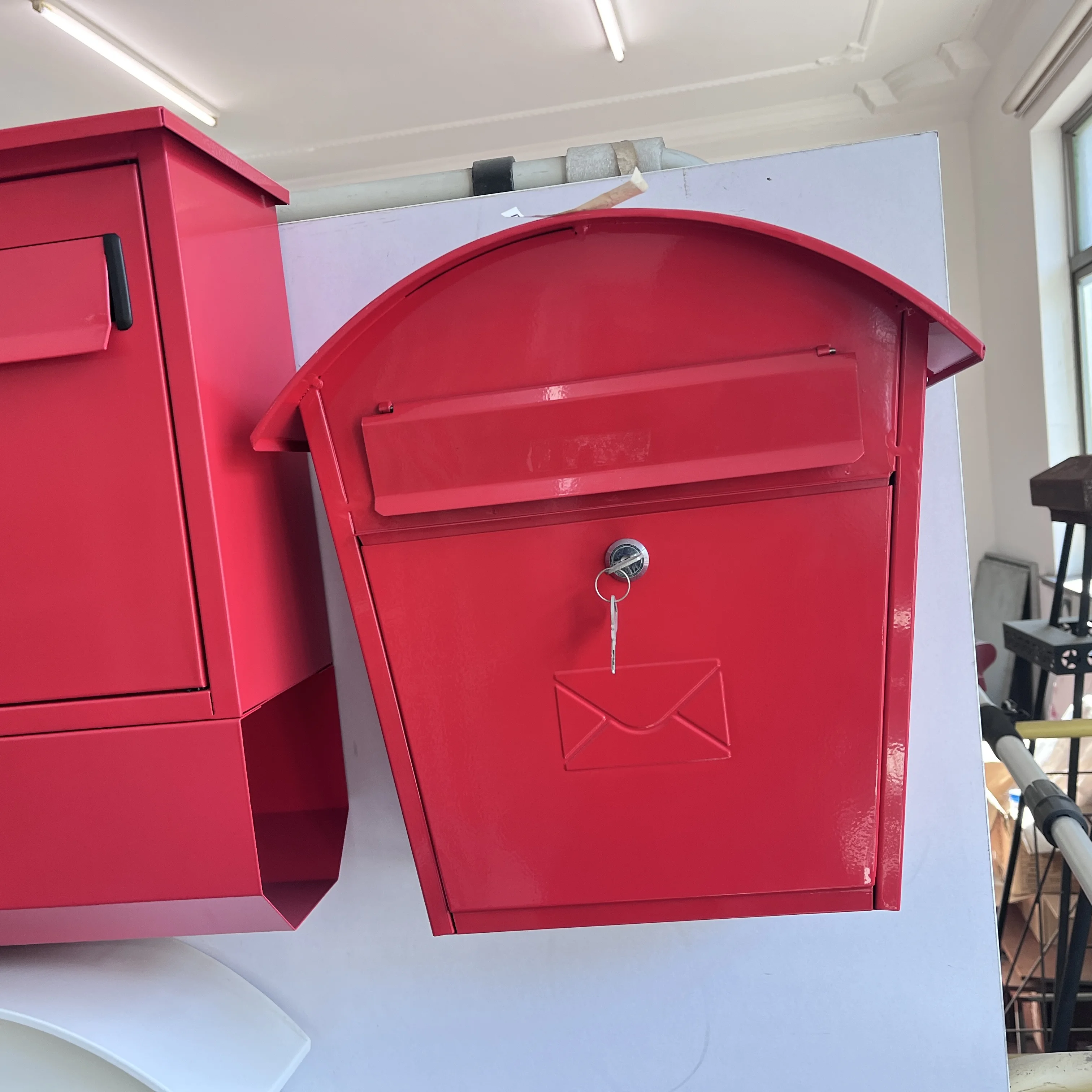 Modern Rustproof  Wall Mount Metal Letterbox Apartment Lockable Standard Galvanized Steel Mailbox