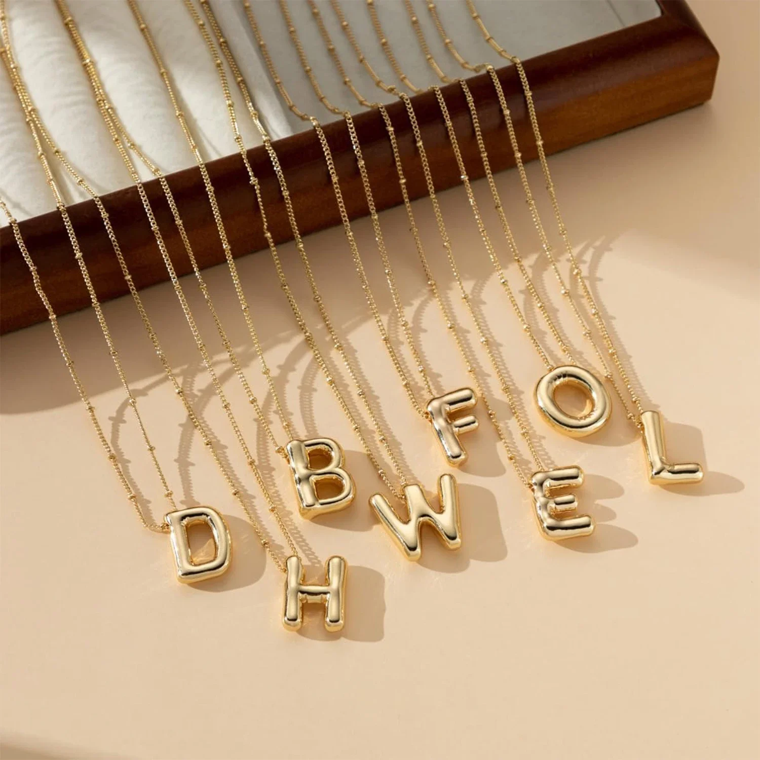 황금 초기 펜던트 뚱뚱한 편지 목걸이 여성 스테인레스 스틸 목걸이 클립 비드 체인 보석 여성 생일 선물 2025