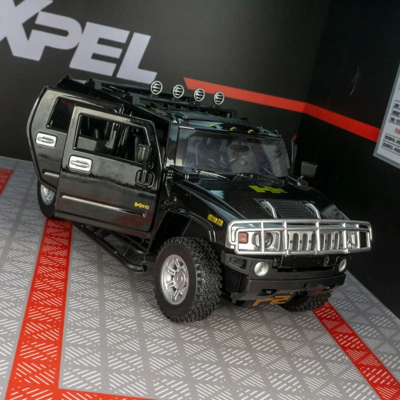 1:24 シミュレーション ハマー H2 合金オフロード車両モデル、ドアとエンジンフード、トランクが開く、豊富なディテールと精巧な仕上がり