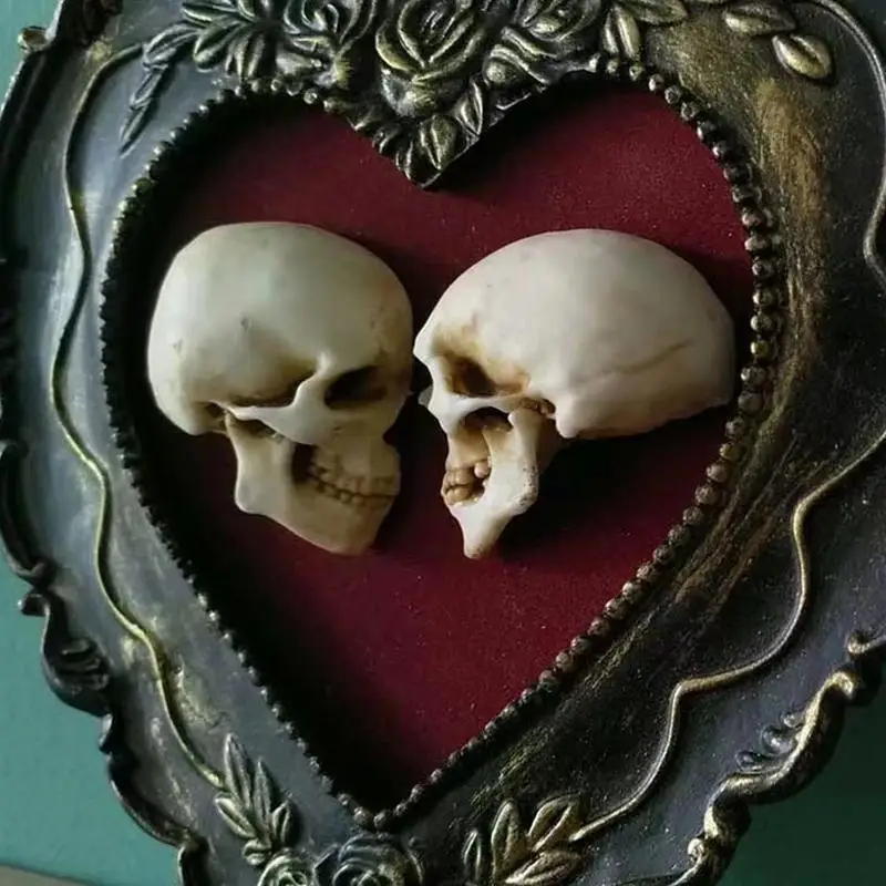 Skeleton Decor Resin Gothic Figurine Creative Romantic Love Skull Ornaments Craft Skeleton Spooky Wall Art for Home decoration