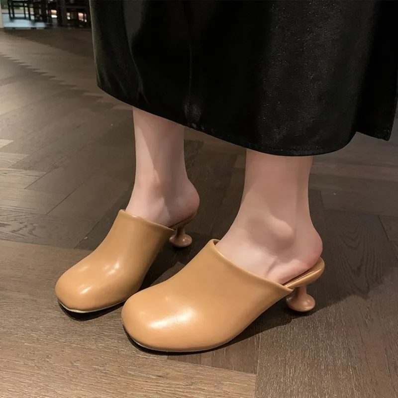Weiße Damen-Slipper mit quadratischem Kopf, Baotou-Stil, strukturiert, elegant, für Pendler, lässig, schlicht, klassischer Look, Weinglasabsatz, Neu 35-42 – Detail 4