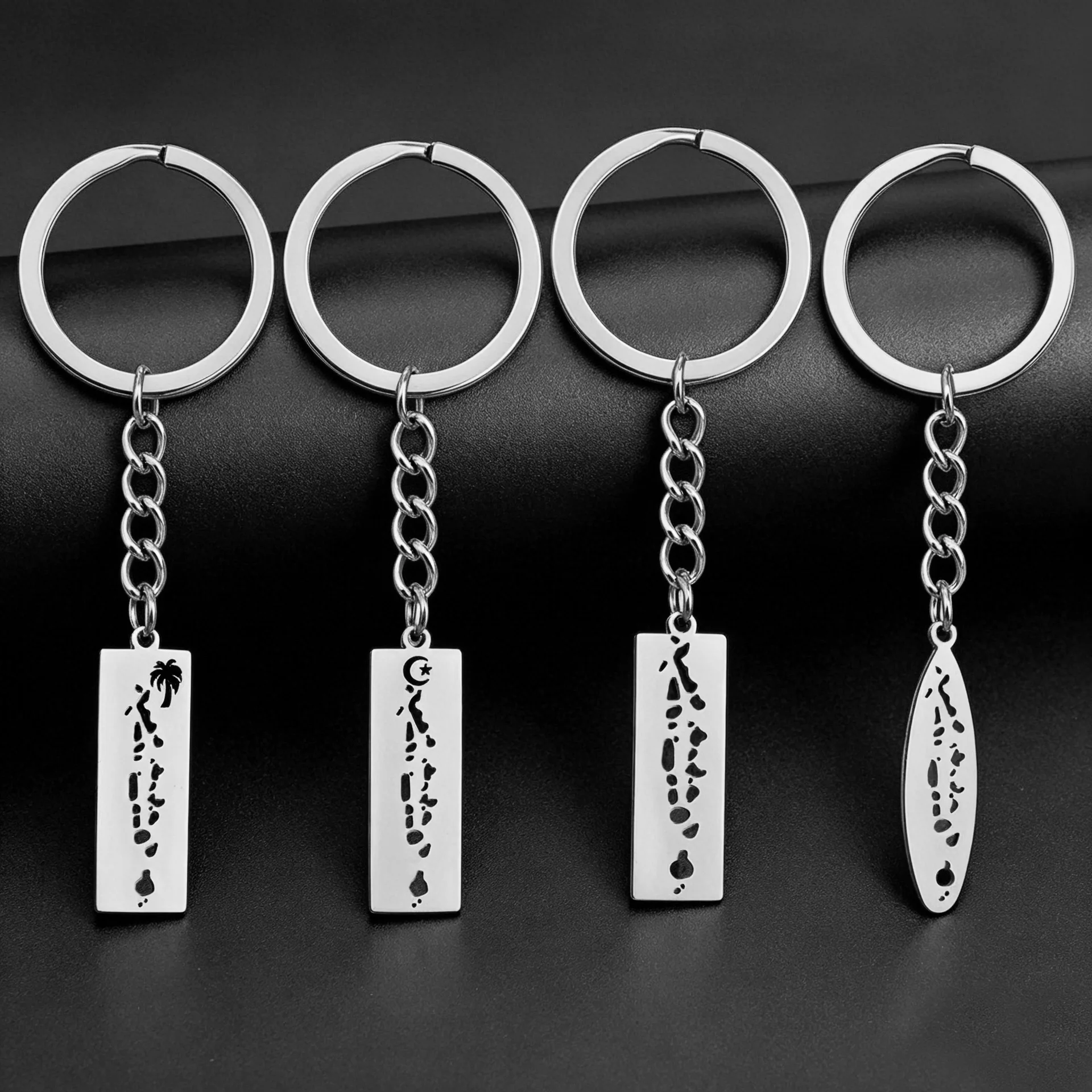 Simple island outline Maldives pendant keychain, stainless steel plated with gold, key ring for travel souvenirs and accessories