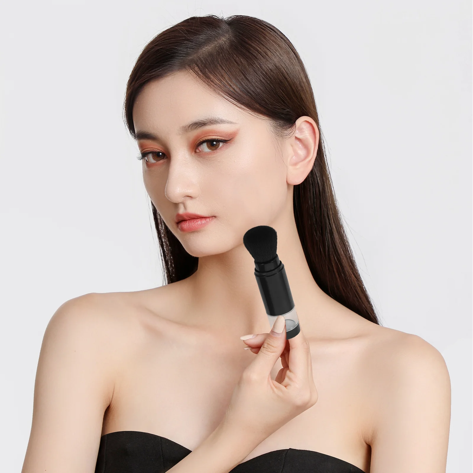 Reise-Make-up-Pinsel mit integriertem Puderspender für Foundation Blush Cosmetics, schwarze Gesichts-Make-up-Pinsel, Pinsel-Applikator